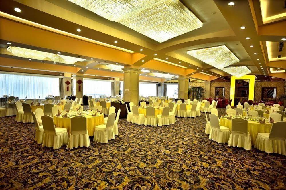 ווקסי Picturesque Hotel מראה חיצוני תמונה